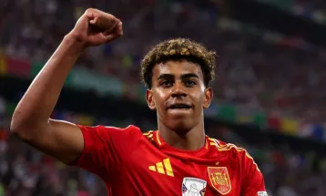 बार्सिलोनासँग यमलको पारिश्रमिक बढाउन सुपर एजेण्टको माग