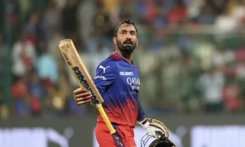 दिनेश कार्तिकले एसए २० खेल्ने