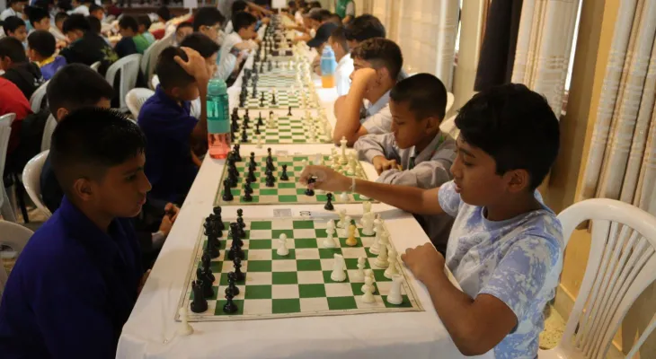 त्रियोग अन्तर स्कुल चेस सुरु