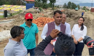 राखेप उपाध्यक्ष ध्रुव आचार्यद्वारा कीर्तिपुर क्रिकेट रंगशालाको निरीक्षण