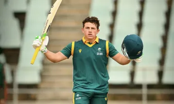 दक्षिण अफ्रिकी खेलाडी जोरिच भान शाल्कभाइकद्वारा यू–१९ एकदिवसीयमा क्रिकेटमा दोहोरो शतक प्रहार