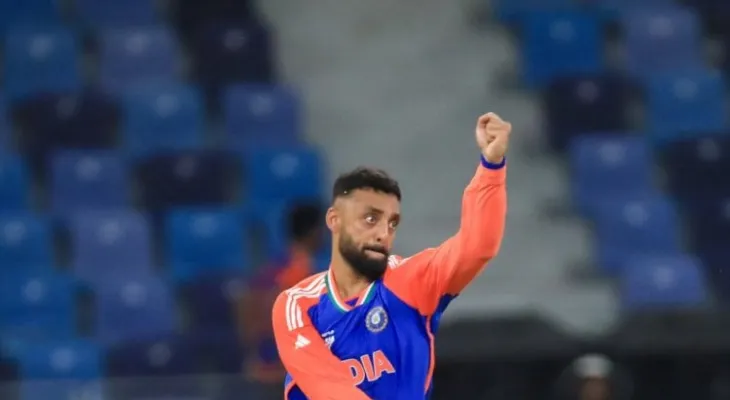 एशिया कपमा उत्कृष्ट प्रदर्शनपछि वरुण चक्रवर्ती आईसीसी टी–२०आई बलिङ र्‍याङ्किङको शिर्ष स्थानमा