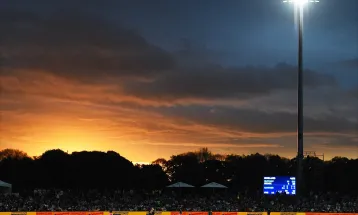 न्यूजिल्यान्डसँगको तेस्रो टी–२० वर्षाको कारण रद्द, इंग्ल्यान्ड १–० ले सिरिज विजेता