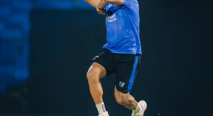 करण केसीको बलिङमा मुखमल्ला आउट