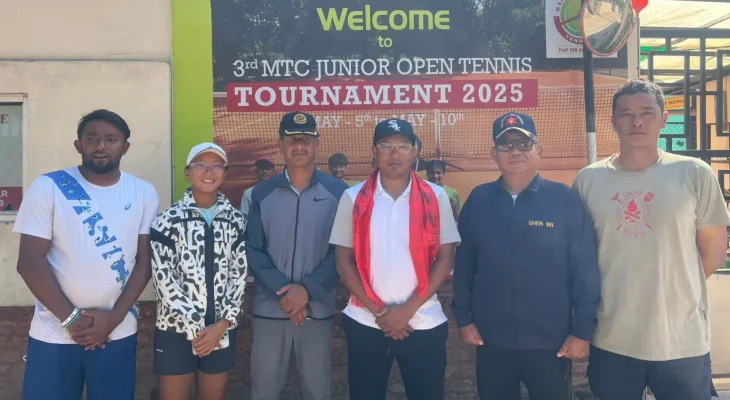 रोहितले दार्जिलिङमा टेनिस खेल्ने