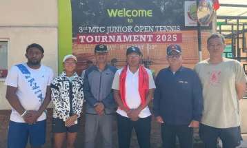 रोहितले दार्जिलिङमा टेनिस खेल्ने