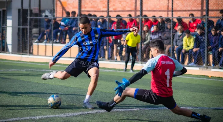 न्यु एरा र एक्सेल्सियर सेमिफाइनलमा