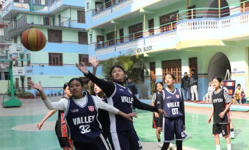 भ्याली पब्लिक र फेरिल्यान्ड उपाधिनजिक