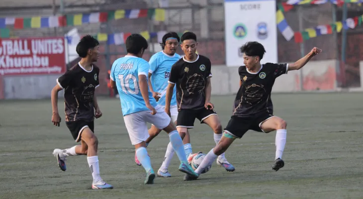 खुम्बु र आमादब्लाको जित