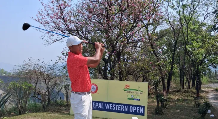 सूर्य नेपाल वेस्टर्न ओपन जारी, भुवन नगरकोटीलाई एक स्ट्रोकको अग्रता