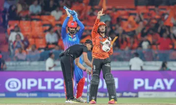 आइपिएल २०२६: अभिषेक शर्माको विष्फोटक अर्धशतक, हैदरावाद बलियो स्थितिमा